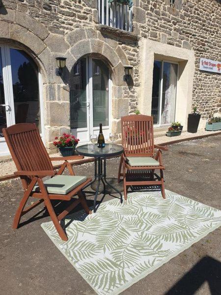 Le Petit Dragon Bed and Breakfast Plumaudan Buitenkant foto